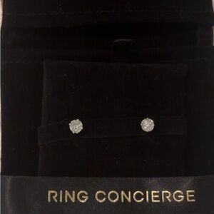 Ring Concierge M Illusion Diamond Studs